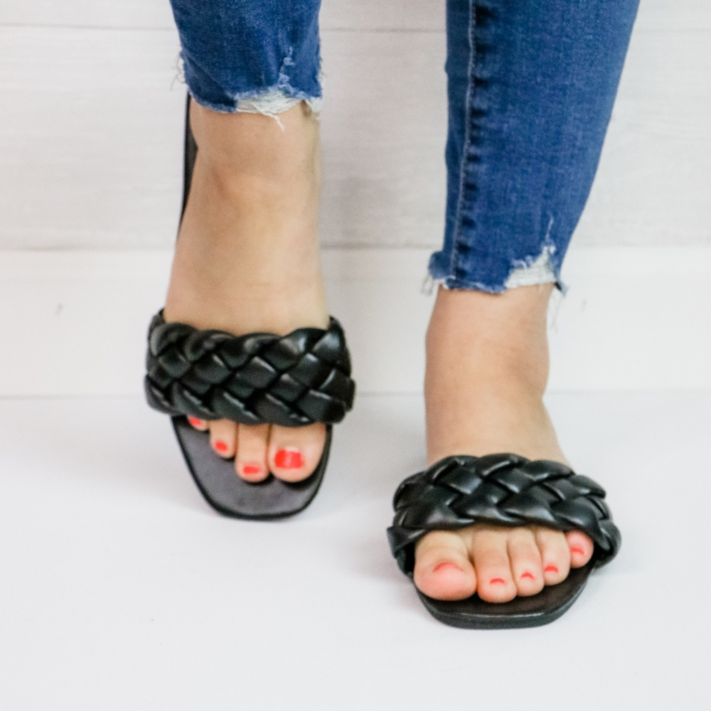 Qupid BRAIDED SLIP ON SANDALS BLACK